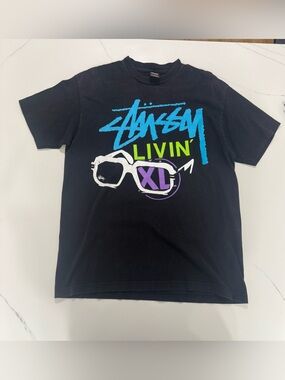Vintage Stüssy “Livin’ XL” graphic tee 🌴